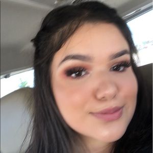 Meet your Posher, Camila